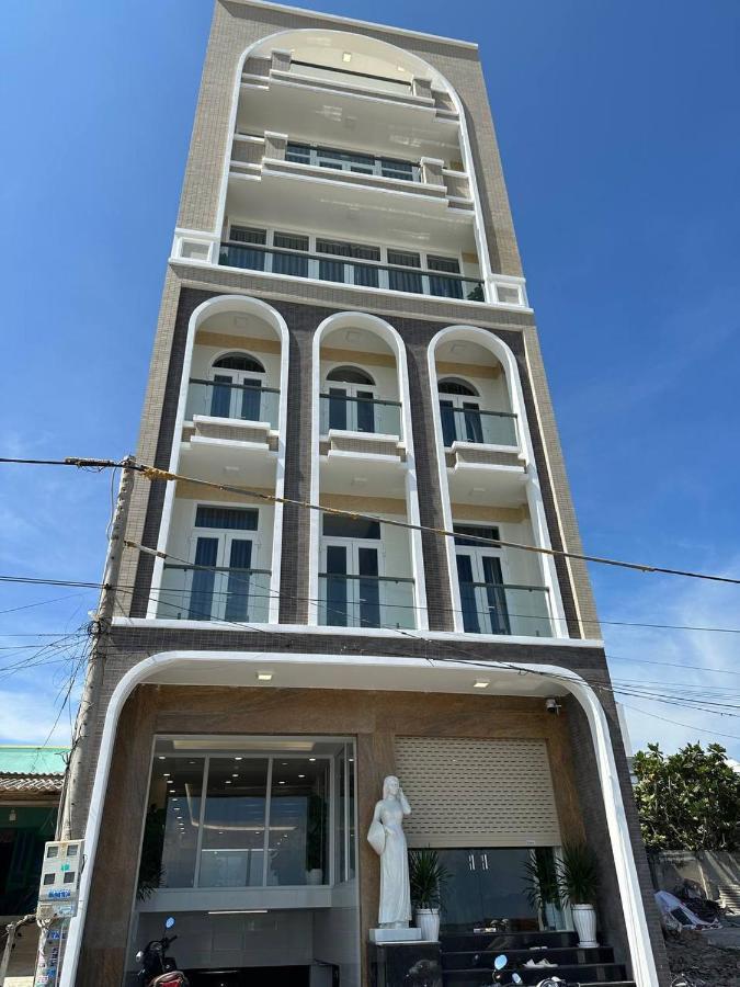 فندق Khach San A68 Long My المظهر الخارجي الصورة